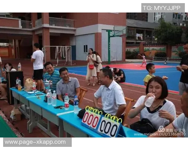 感谢方昊三年拼搏历程中的无私奉献与不懈努力 感谢方昊三年拼搏历程中的无私奉献与不懈努力